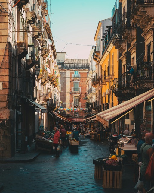 Mercato del pesce di Catania, la Pescheria, tra i vicoli del centro storico